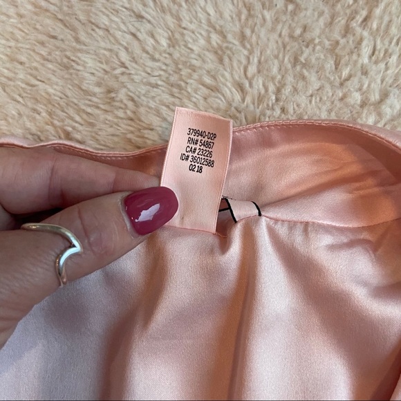 Victoria’s Secret Pink Satin Short Robe - Picture 13 of 13